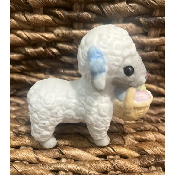 Vintage Enesco White Sheep Lamb Easter egg  Basket Figurine Made In Taiwan EUC! - Picture 3 of 5